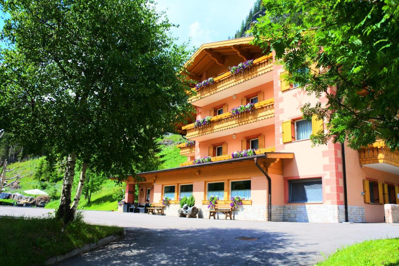 Villa Clara Canazei Exteriör bild