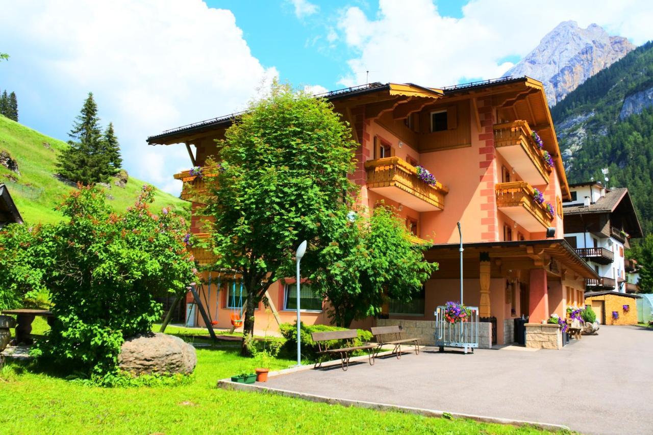 Villa Clara Canazei Exteriör bild